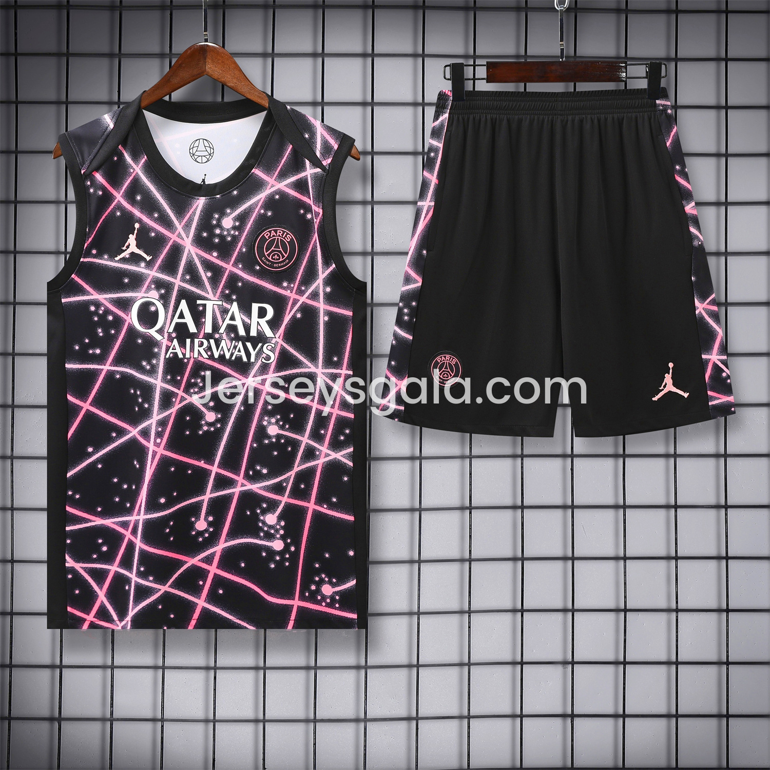Paris Saint-Germain PSG 25-26 Vest Training Set - Pink Fluorescent Rays Black Vest & Black Shorts - JerseysGala